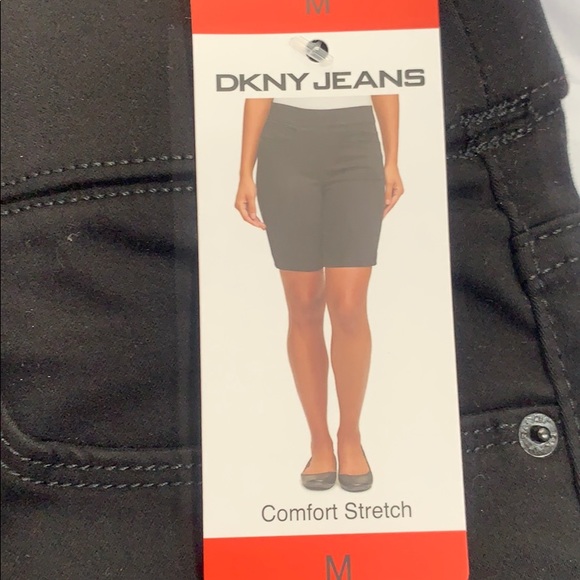 New! DKNY Jeans Black Comfort Stretch Shorts - Picture 3 of 8